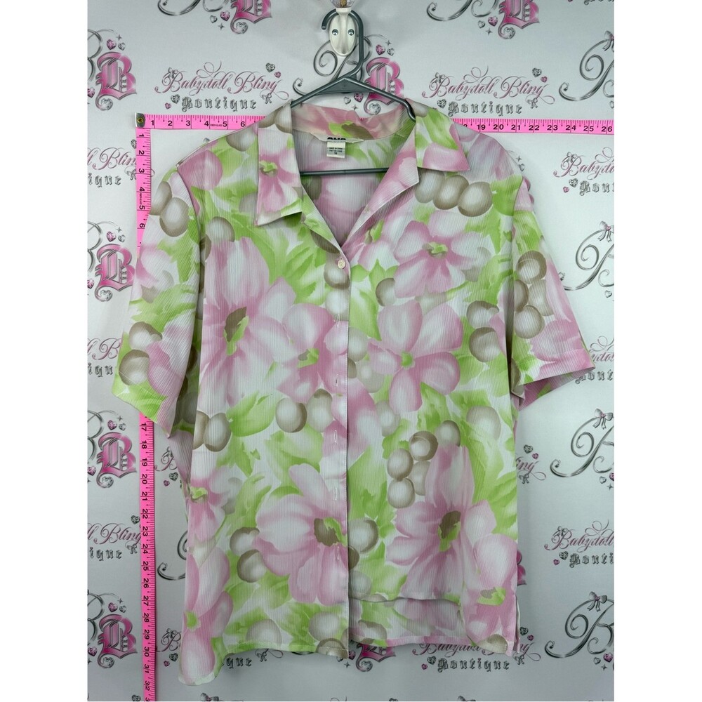 Alia T-shirt pastel Pink and Green Floral Short Sleeve Button-Up Blouse